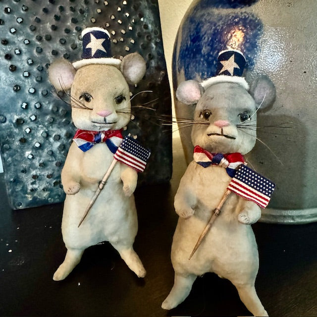 C Yenke Co - Patriotic Mouse