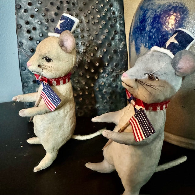 C Yenke Co - Patriotic Mouse